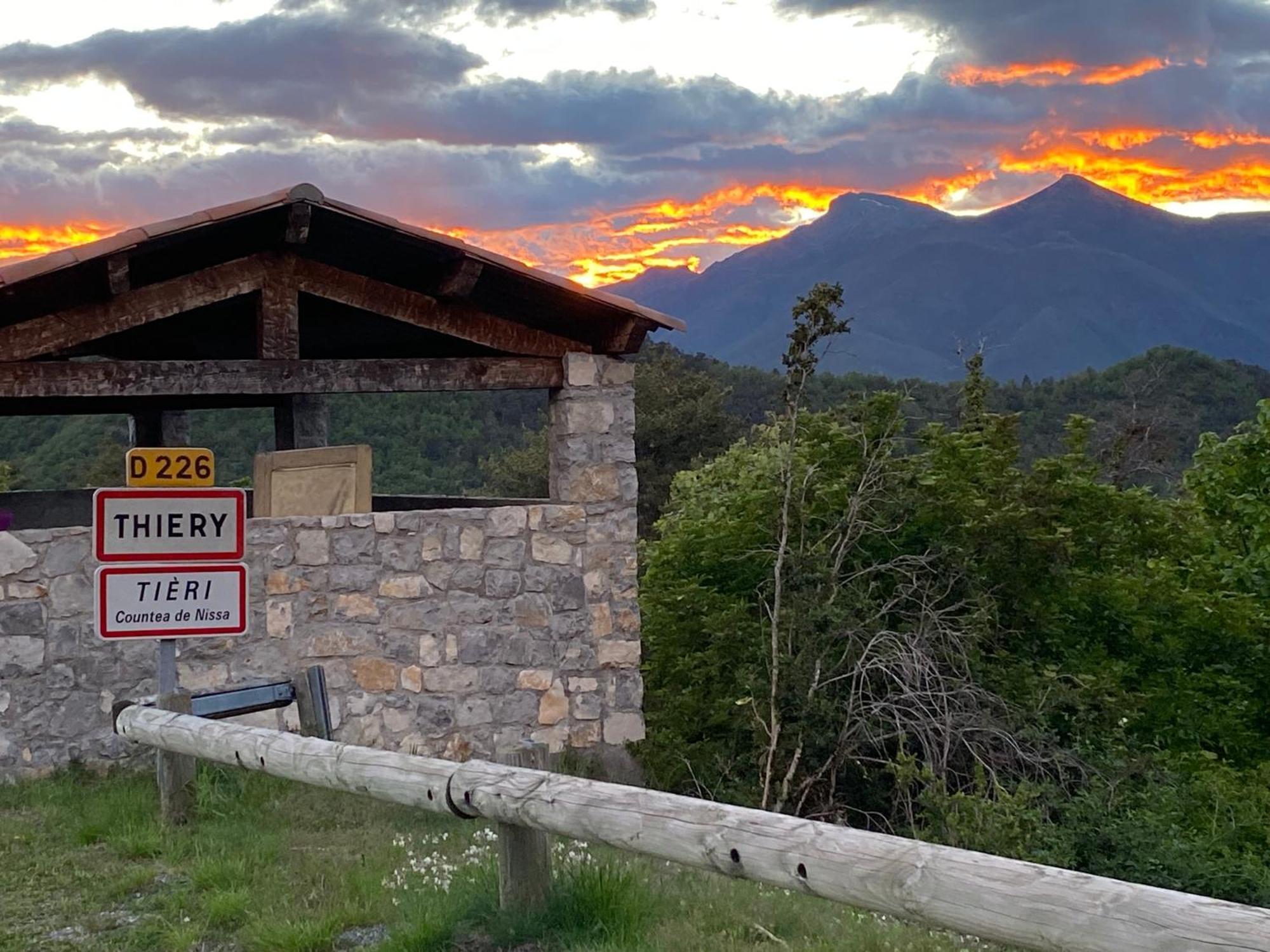 Auberge De Thiery Екстериор снимка